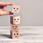 Explorando profundamente la ciclotimia y su impacto sobre el estado de ánimo, trascendiendo la mera fluctuación de humor