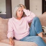 Manejo eficaz y estrategias para combatir la retención de líquidos en el contexto de la menopausia
