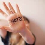 120 frases contra la violencia: Reflexionar sobre el impacto de las acciones humanas
