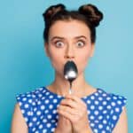 Sabor metálico en la boca: ¿relacionado con COVID-19 o hierro?