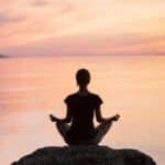 Las siete asanas clave en el yoga para facilitar la apertura de los chakras