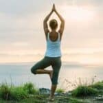 Identificación de Posturas Yogísticas Beneficiosas Para el Suelo Pélvico